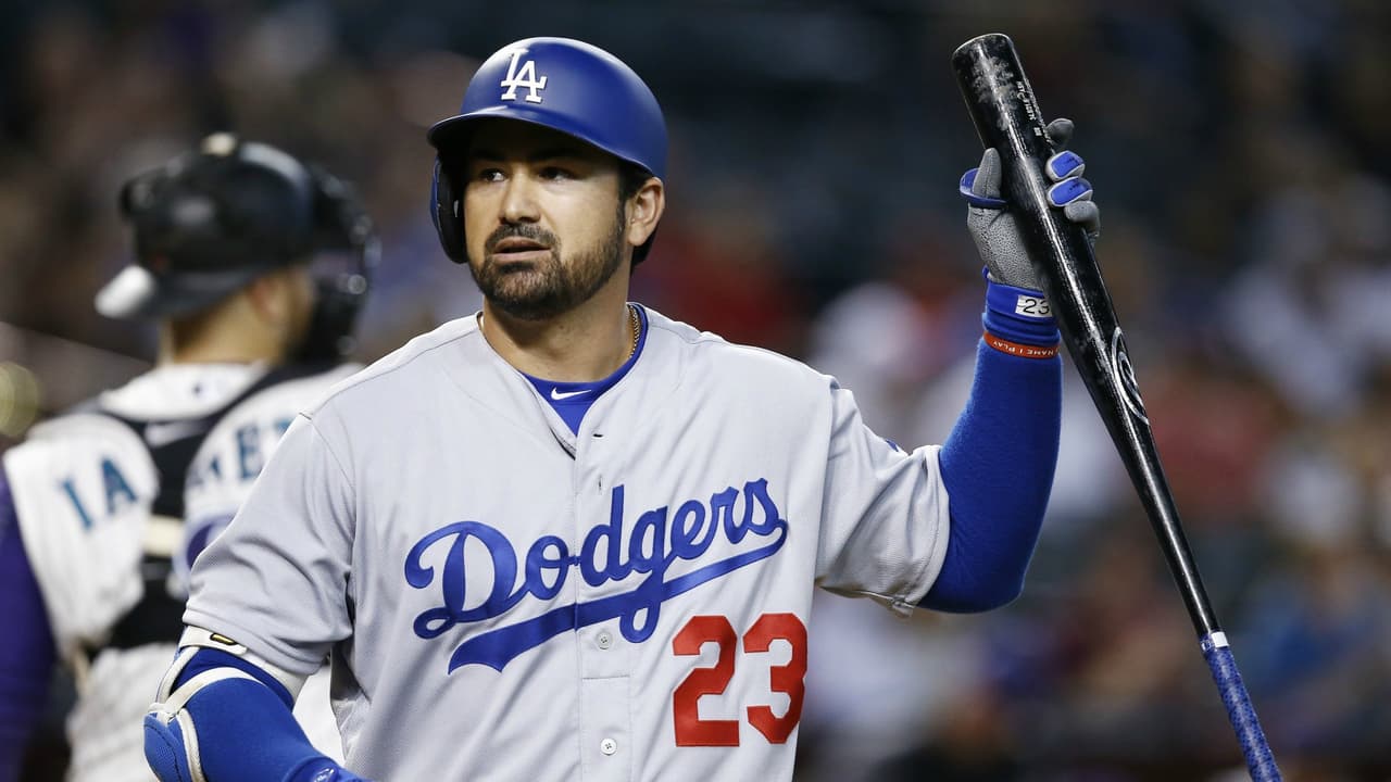 Adrián González sale de los Dodgers y fue desechado por Atlanta; queda como agente libre