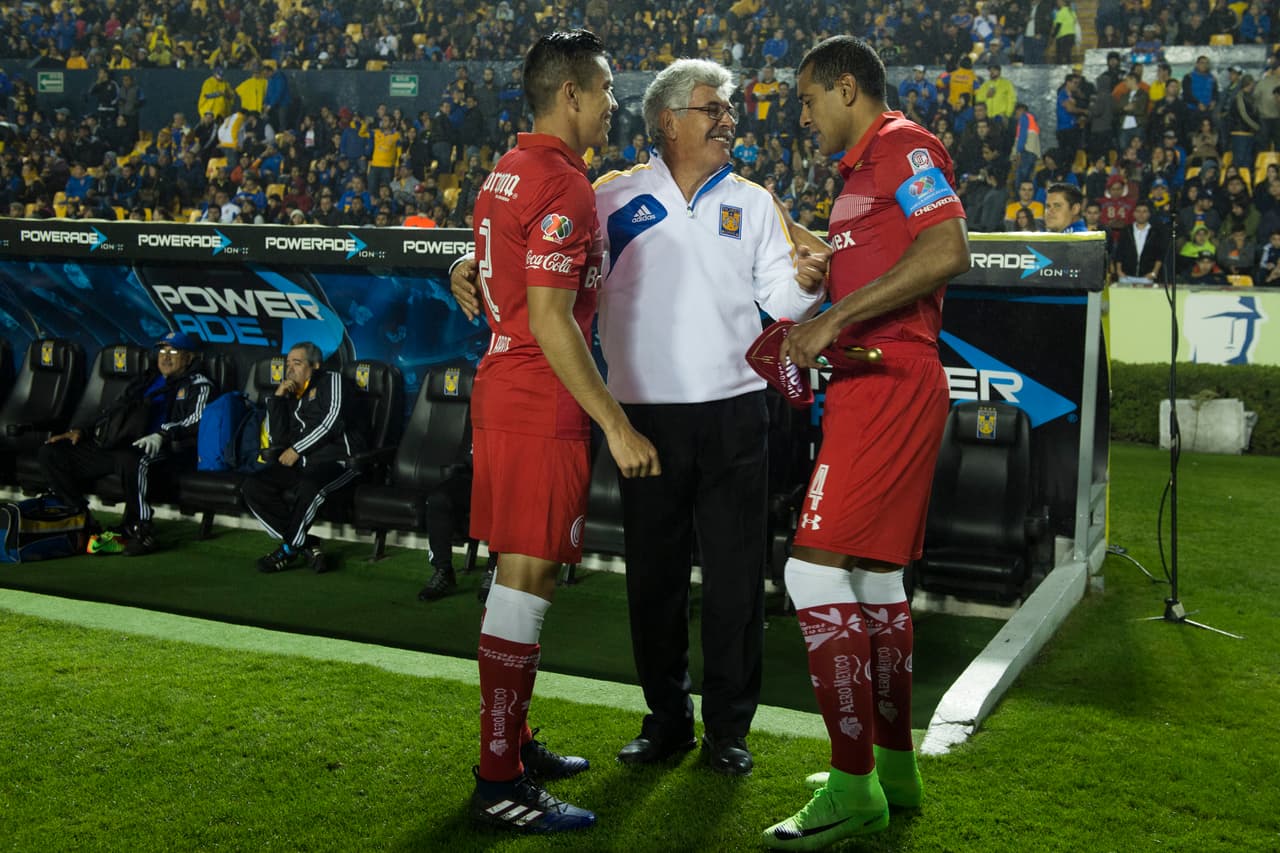 Aarón Fernández se convirtió en el quinto portero que debut Ricardo ‘Tuca’ Ferretti en su carrera como técnico. Cabe mencionar que el brasileño solo ha debutado a 71 futbolistas.