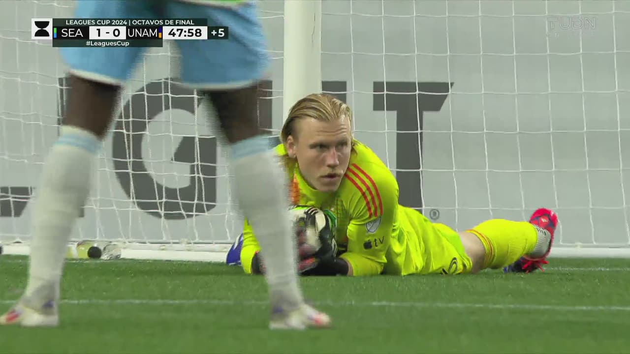 ¡Cañonazo con mucho veneno de Ruvalcaba y Thomas no da rebote!