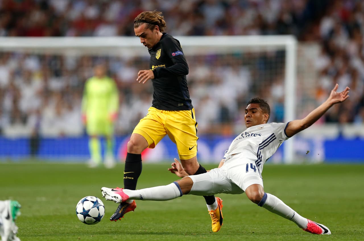 El francés además conoce muy bien lo que es jugar contra Real Madrid, el gran rival del Barcelona. Su jerarquía está garantizada para aportar en Barcelona.