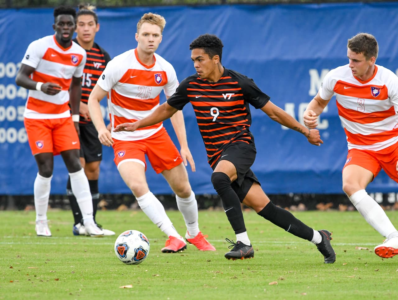 Daniel Pereira, jugando para Virginia Tech