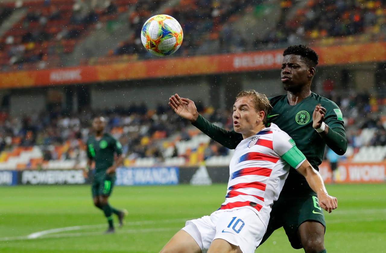 Dos goles de Sebastián Soto a los 18 y 46 minutos le abrieron la puerta a Estados Unidos a su primer triunfo en la competición y aún aspiran a avanzar a Cuartos de Final.