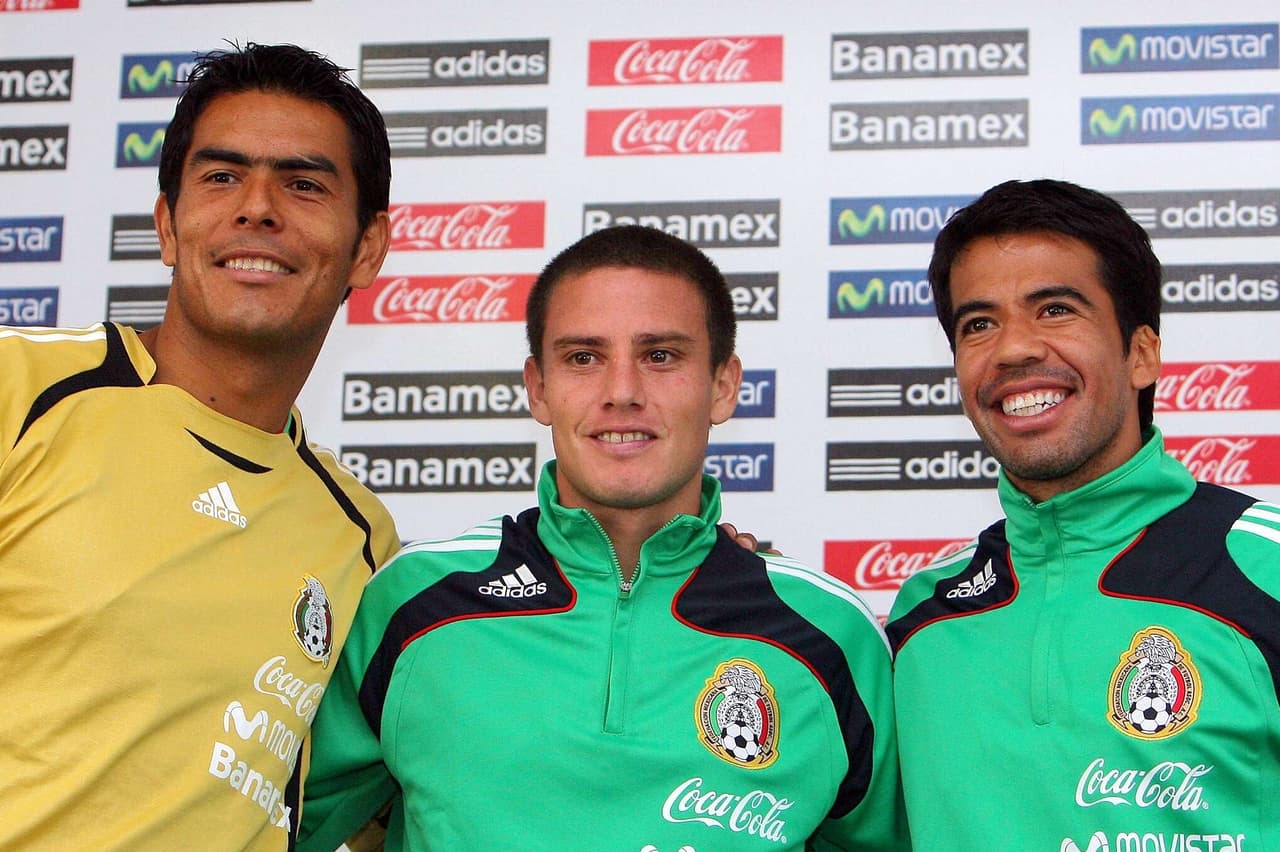 En el 2009 fue citado por Sven-Göran Eriksson para un partido amistoso ante Suecia.