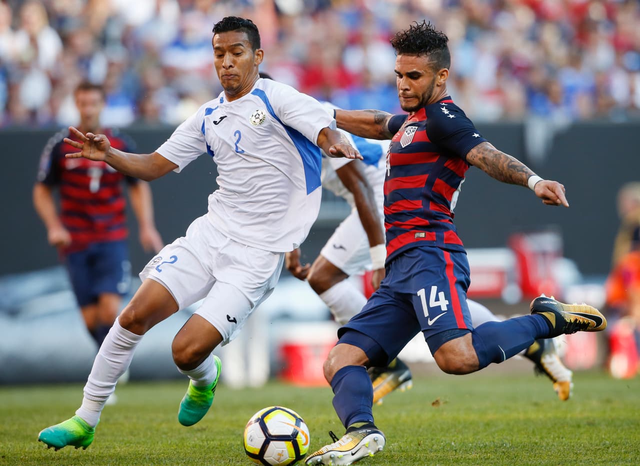 Las opciones seguían apareciendo a favor del Team USA. El tercer gol, que les daría el primer lugar del grupo, estaba próximo a caer.