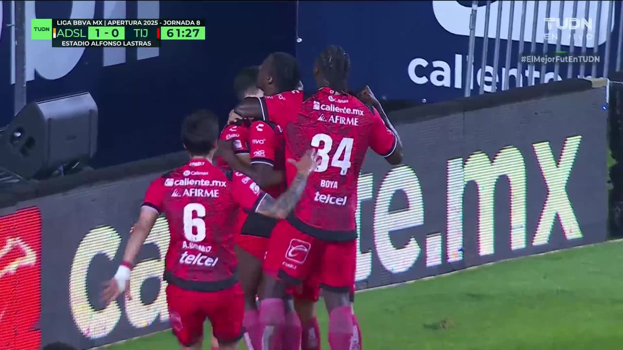 ¡Cayó el empate! Porozo marca al ganarle por arriba a dos defensores