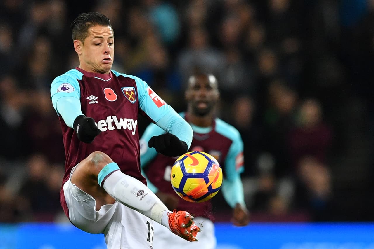 Stoke City 0-[3] West Ham: el delantero Javier 'Chicharito' Hernández jugó desde el minuto 79 en un nuevo triunfo de los Hammers. Parece que David Moyes no está convencido de su rol en el equipo.