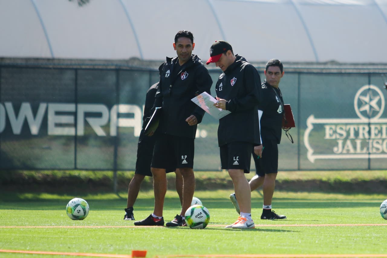 El argentino naturalizado mexicano Leandro Cufré asumió como director técnico de Atlas y ha vivido sus primeros entrenamientos con la idea de levantar al equipo de puesto 15 del Clausura 2019 en la Liga MX.