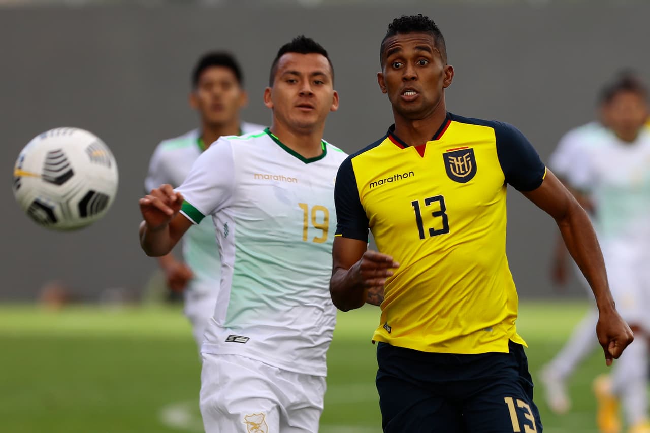 Mena y Fidel Martínez encabezan la convocatoria de Ecuador