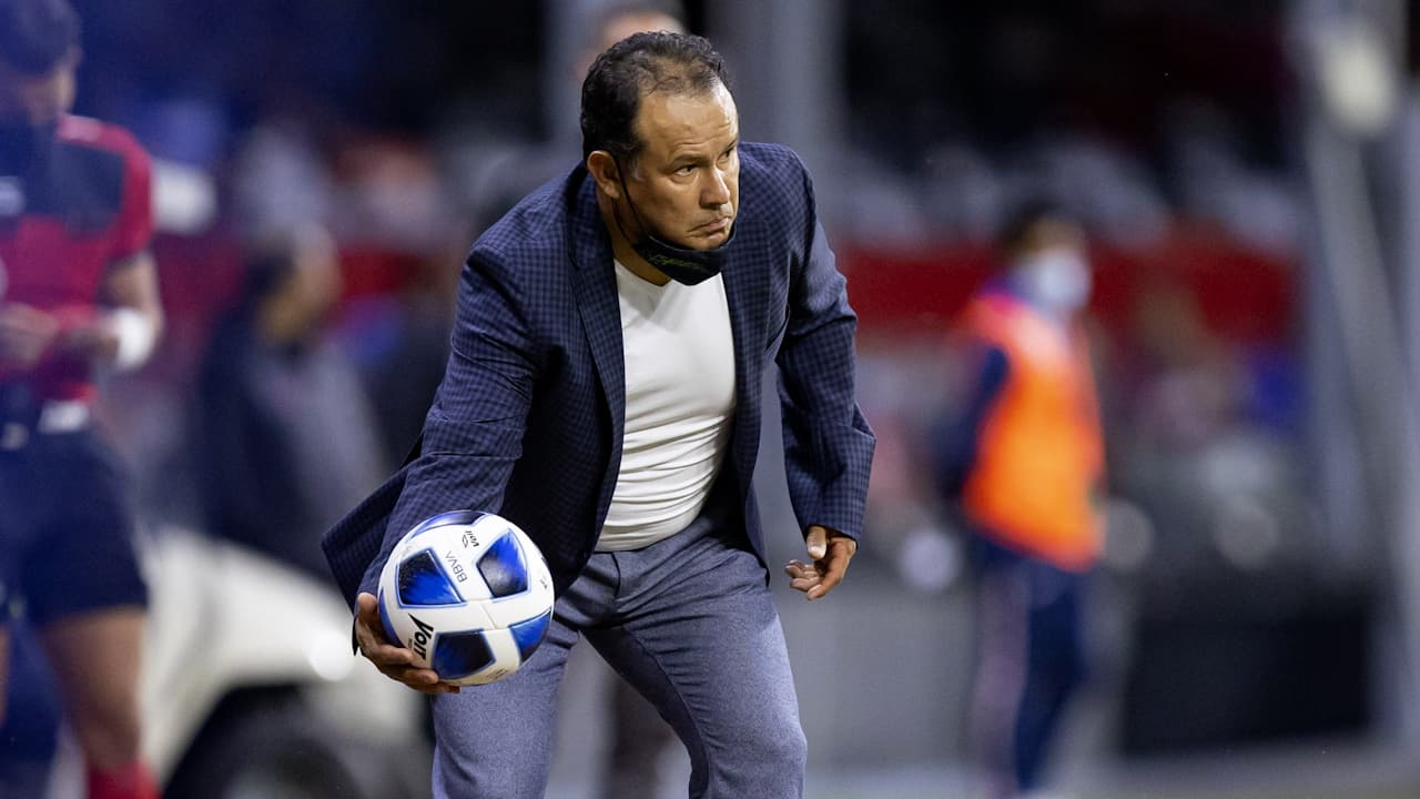 Juan Reynoso: "Orbelín cada vez está más cerca de su mejor versión"