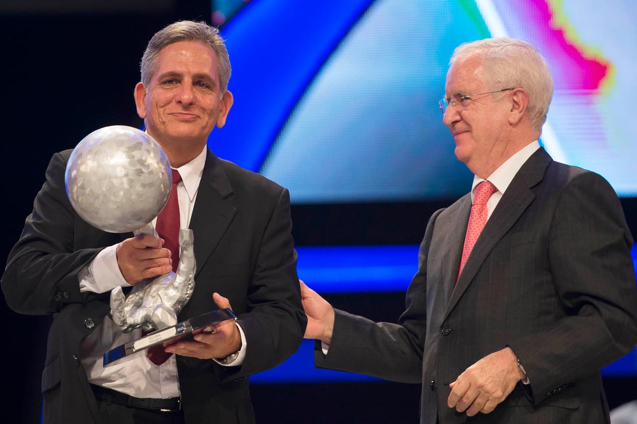 Como decanos ingresaron al salón de la fama Alcides Ghiggia, amadeo Carizzo , Ladislao Kubala y Larretape.