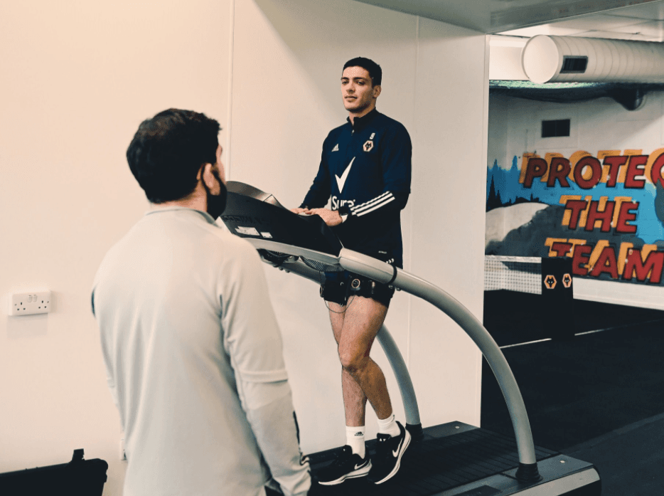 Raúl Jiménez y el mensaje que augura un pronto regreso a las canchas