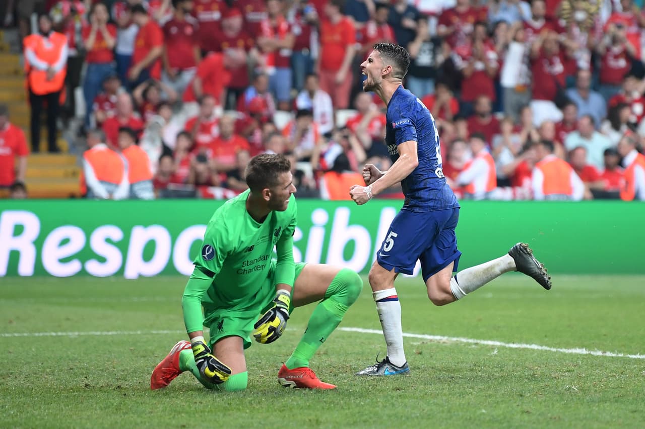 Liverpool venció 5-4 en la tanda de penales al Chelsea tras el empate 2-2 en los 120 minutos.
