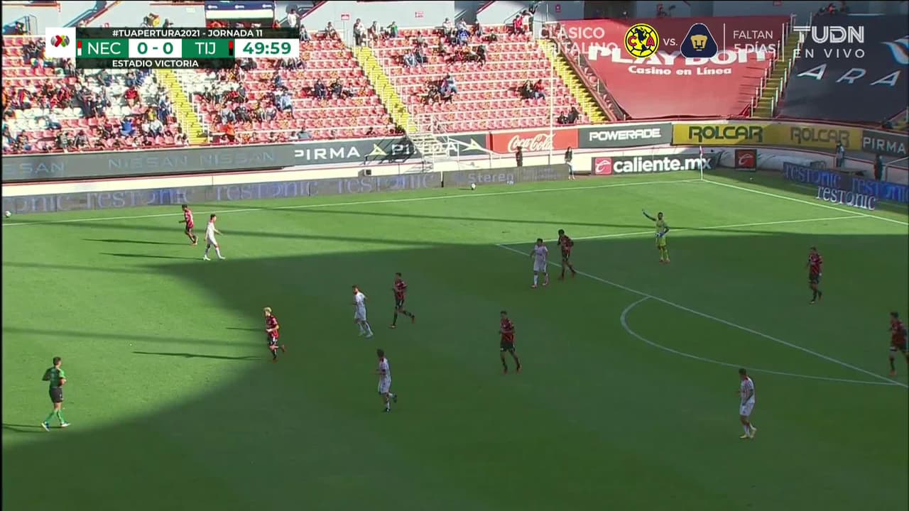 ¡TIRO ATAJADO! disparo por Luis Garcia.