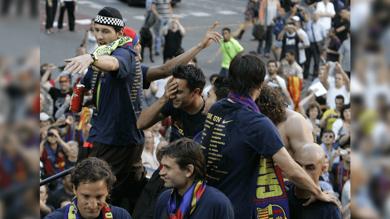 <b>El paseo del campeón</b>
<br>Tras el regreso a la ciudad de Barcelona, en España, el equipo catalán desfiló por las calles y festejó con su gente.