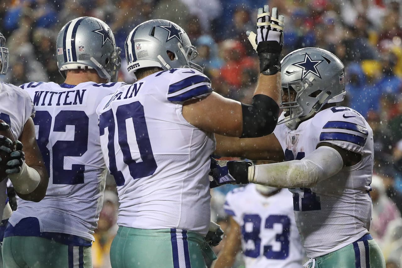 Los Cowboys vencieron 33 - 19 a los Redskins para sumar su cuarta victoria en la campaña de la NFL.