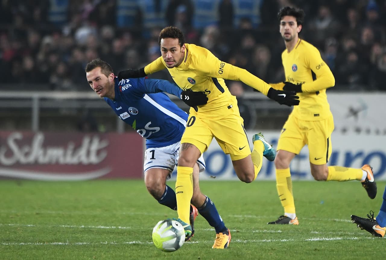 Los locales le dieron una marca especial a la estrella brasileña, que sintió la ausencia de Cavani.