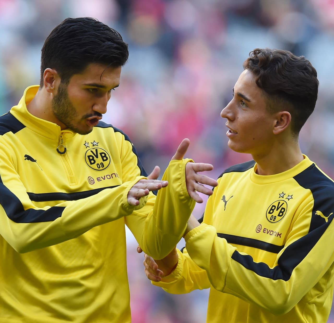 Mor también fue arropado por el turco Nuri Sahin, de cierto recorrido en el Dortmund.