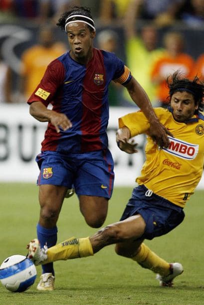 Tres años más tarde y con el Barcelona viviendo uno de sus mejores momentos en la historia tras coronarse en la Champions League, Ronaldinho y compañía jugaron un encuentro amistoso y de Pretemporada ante las Águilas que sorprendentemente tuvieron una ventaja de 4-1 gracias a un “hat trick” de Nelson “Pipino” Cuevas.