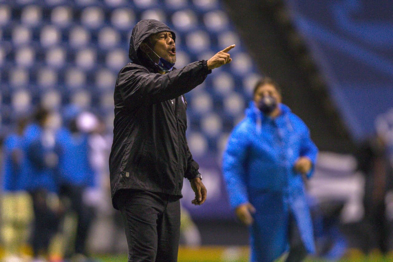 Abren investgación para Reynoso tras arremeter contra arbitraje