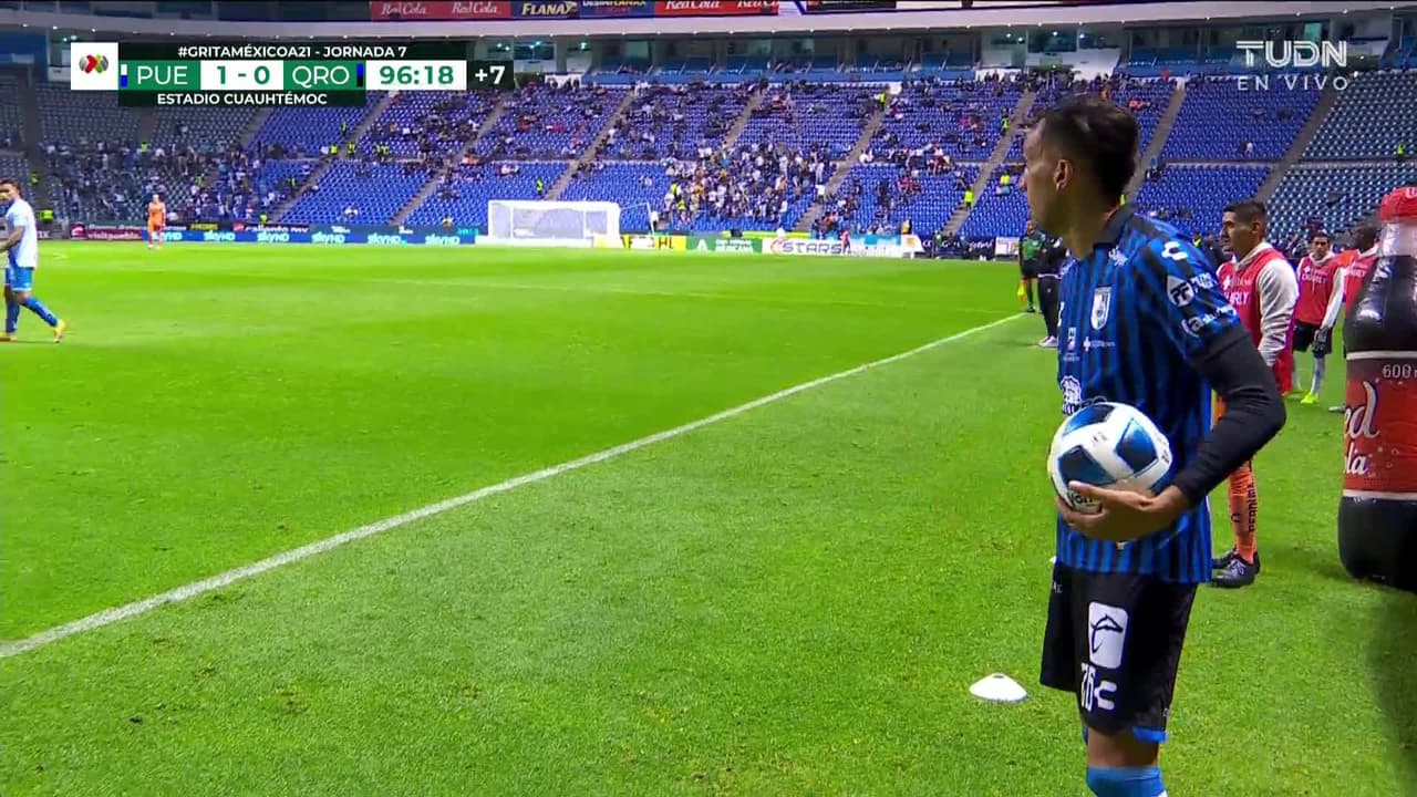 ¡TIRO ATAJADO! disparo por Javier Salas.