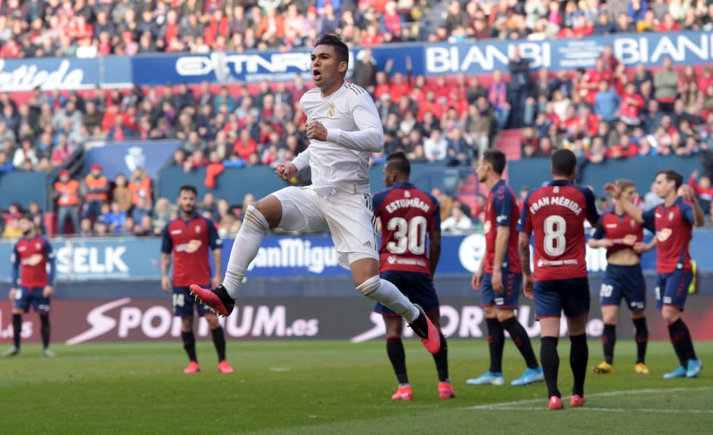 Isco, Sergio Ramos, Lucas Vázques y Jovic dieron la victoria al Real Madrid sobre el Osasuna 4-1. Un acto que llamó la atención fueron las carteras que los fanáticos del Osasuna aventaron al campo como protesta hacia la directiva del club.