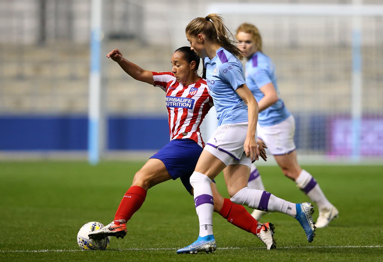 Las colchoneras no bajaron los brazos y Charlyn apareció.
