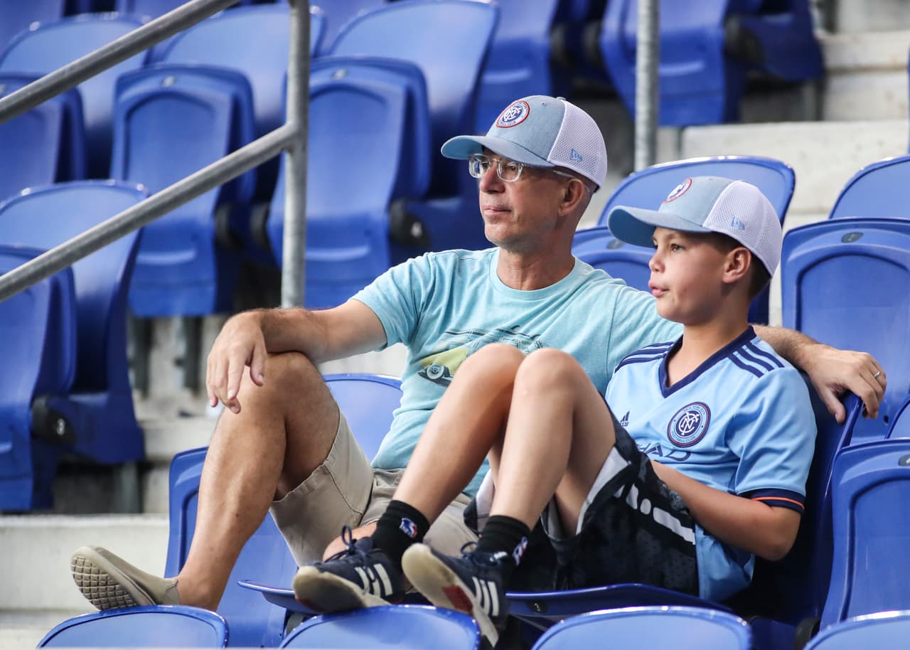 Los seguidores de NYCFC tomaron con placidez y alegría el marcador del sábado.
<br>