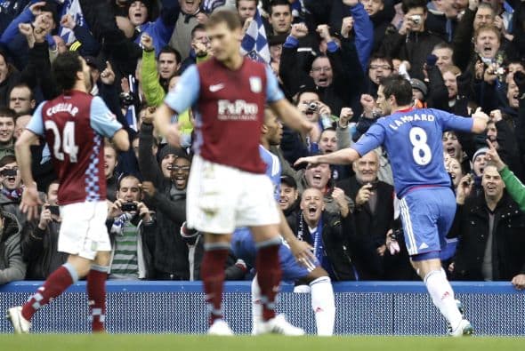 Lampard lo hizo correctamente y se marcó el 1-0.