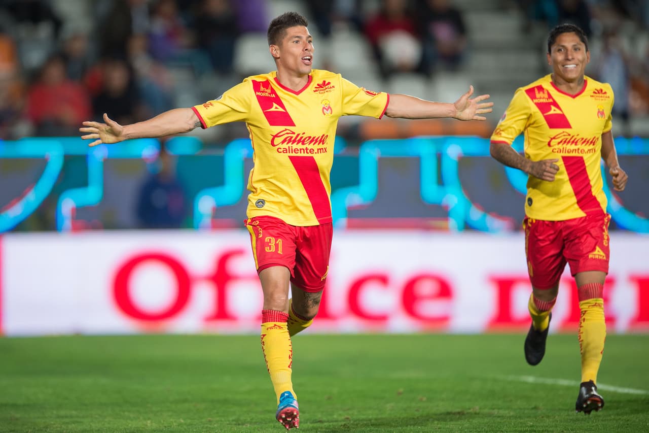 Gastón Lezcano adelantó a los Monarcas en el minuto 51. El delantero realizó un gran control en el área rival y definió ante la salida de 'Poncho' Blanco que poco pudo hacer.
