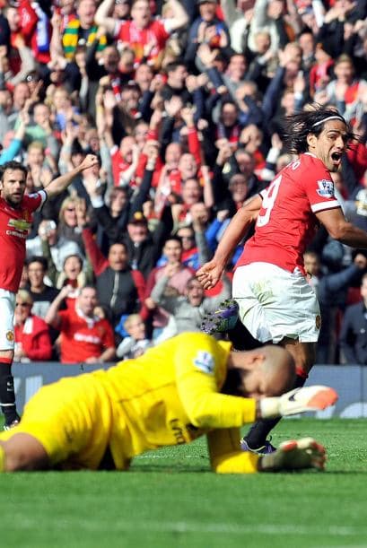 El delantero colombiano grita su anotación luego de haber batido la meta de Tim Howard y darle tres valiosos puntos al 'Man-U'.