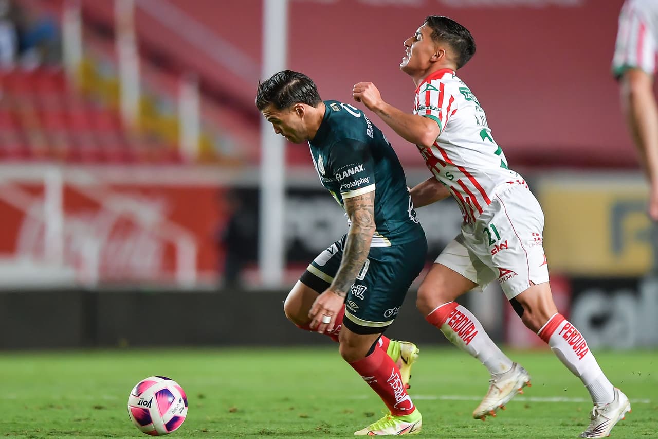 Guillermo Martínez anota al minuto 87 y hace que puebla se lleve los puntos en la victoria 0-1 sobre Necaxa.