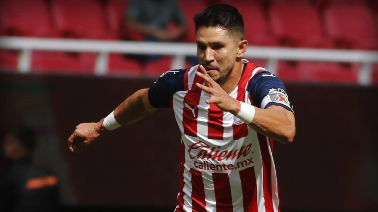 Jesús Molina juega con Chivas Sub-20 tras fuerte lesión