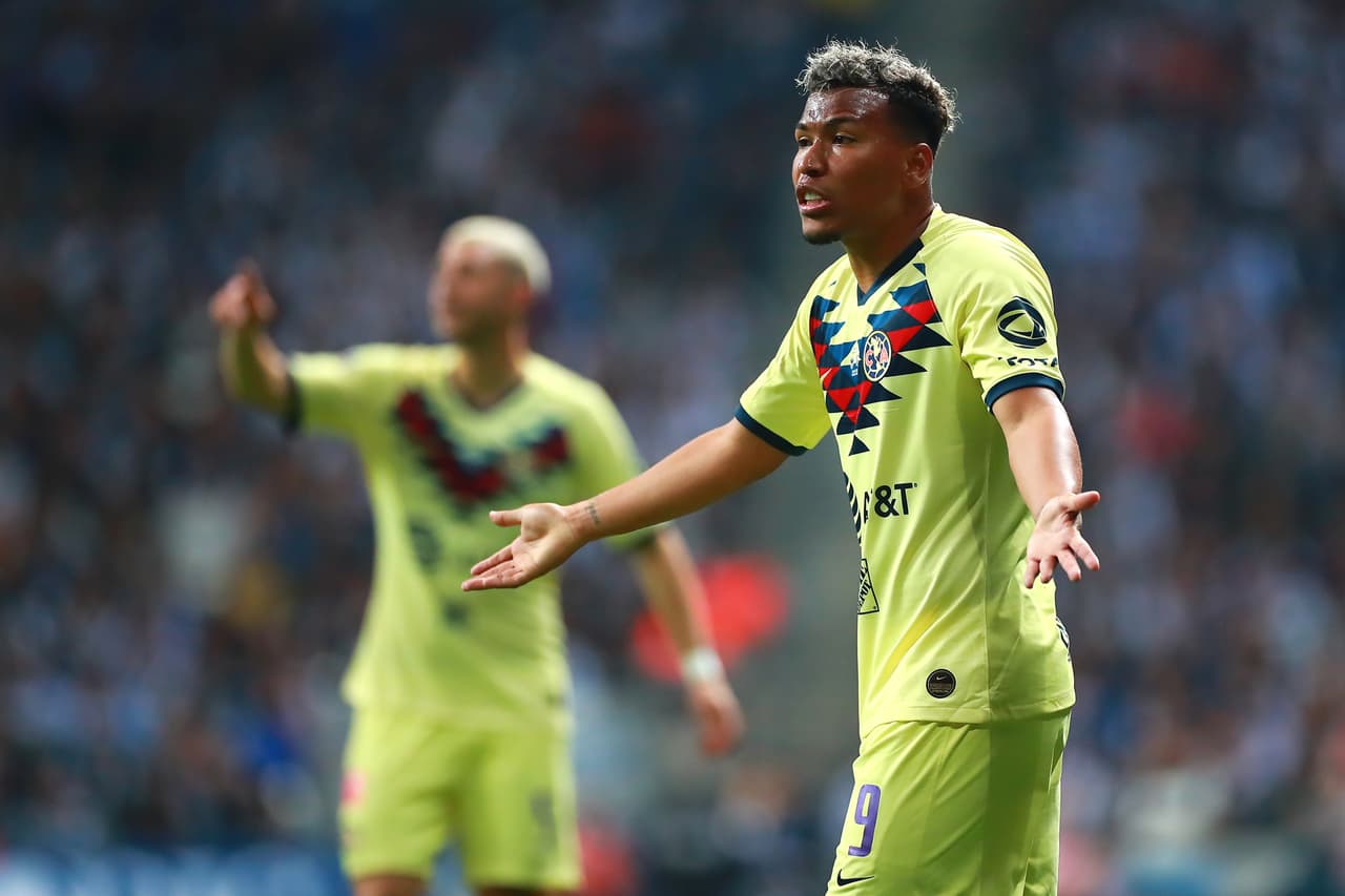 Roger Martínez pidió salario mayor al de Vela para ir a la MLS