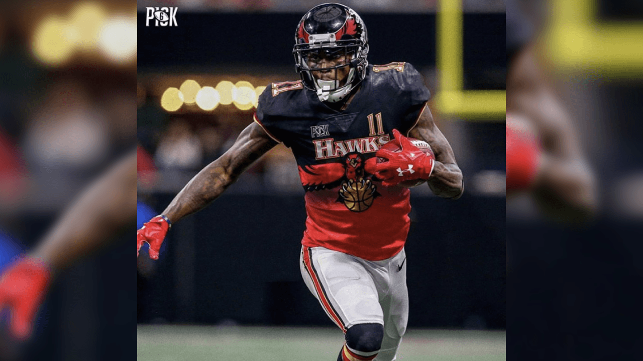 <b>Julio Jones</b>
<br>El WR de los Atlanta Falcons sería muy similar con el diseño de los Atlanta Hawks.