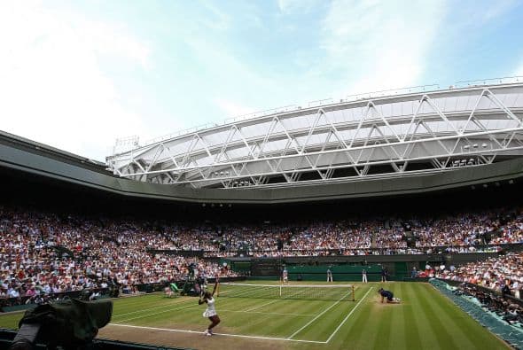 El All England Tennis Club se llenó de exclamaciones de admiración hacia la menor de las hermanas Williams.