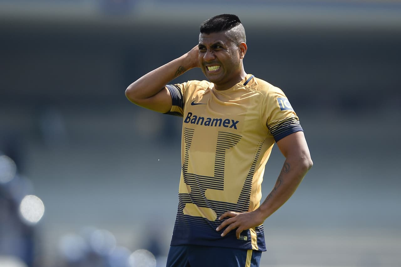 Pumas marcha en el décimo primer lugar de la tabla general con 10 puntos por 13 de Cruz Azul quien se coloca en la quinta posición. Aunque sólo una victoria los aleja, el desempeño y los factores no terminan de reflejar el verdadero momento de los dos equipos.