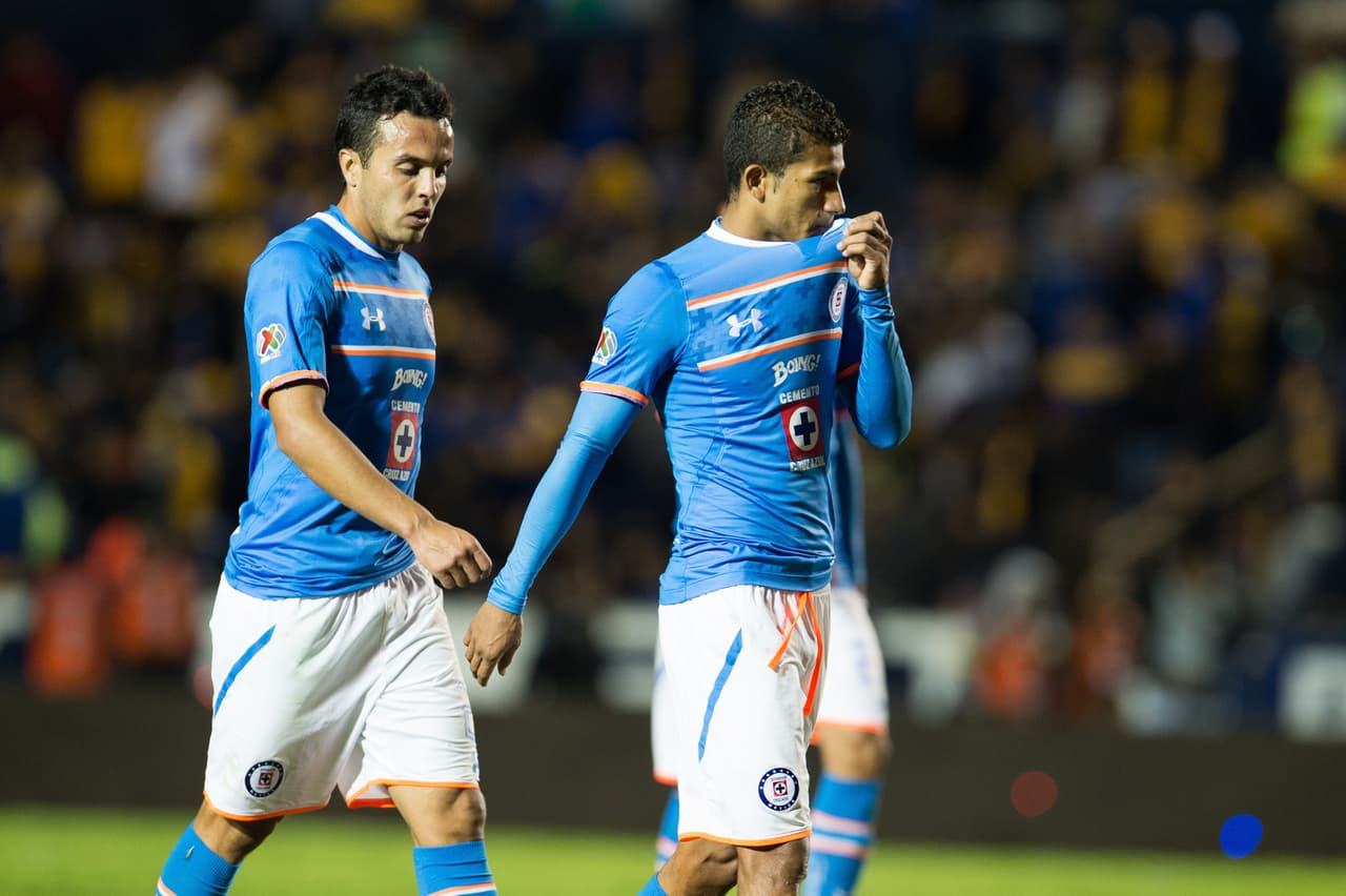 Cruz Azul por su parte realizaron una pretemporada completa al no clasificar a la liguilla pasada, esta sirvió para que el equipo asimilara la filosofía de juego de Tomás Boy y también para mejorar el entendimiento entre sus líneas.