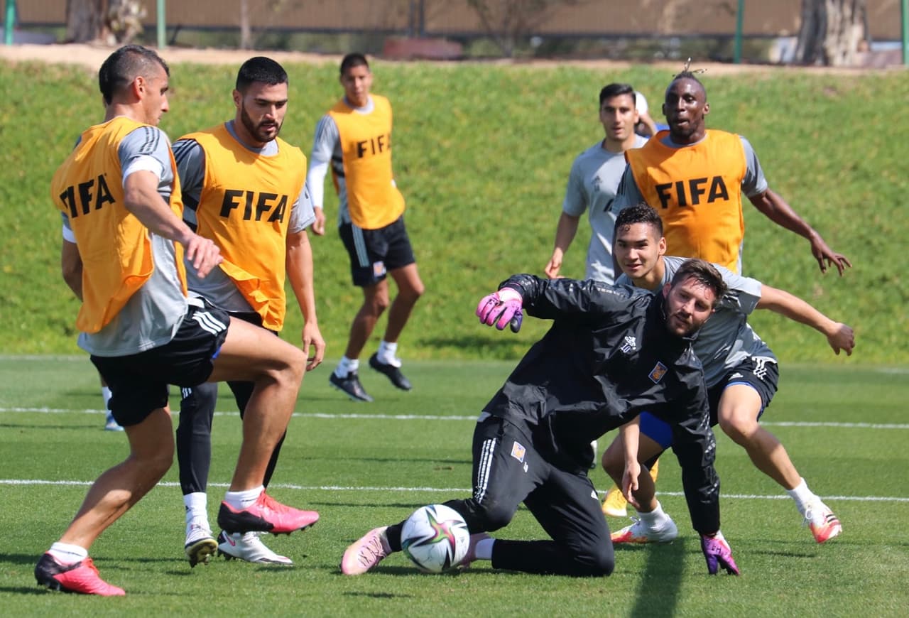El conjunto felino, representante de la Concacaf, lució relajado y en forma para medirse al Ulsan Hyundai en el Al Rayyan Stadium. El timonel de la UANL confía en que Gignac pueda jugar, mientras que Carlos González aún está en duda por lesión.