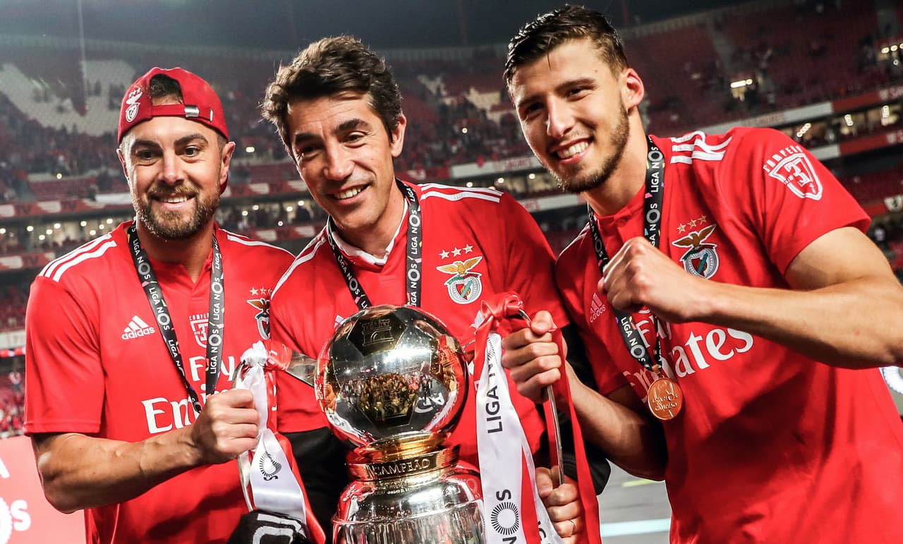 Los jugadores del Benfica celebraron la conquista del título 37 en la historia del club.
