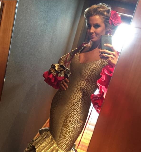 La bella modelo española es esposa del nuevo jugador del Panathinaikos, Sergio Sánchez, quien antes jugó en el Málaga.