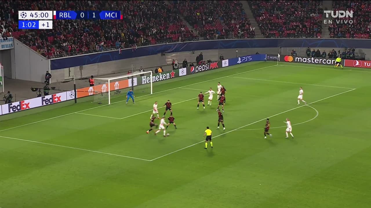 ¡TIRO ATAJADO! disparo por Timo Werner.