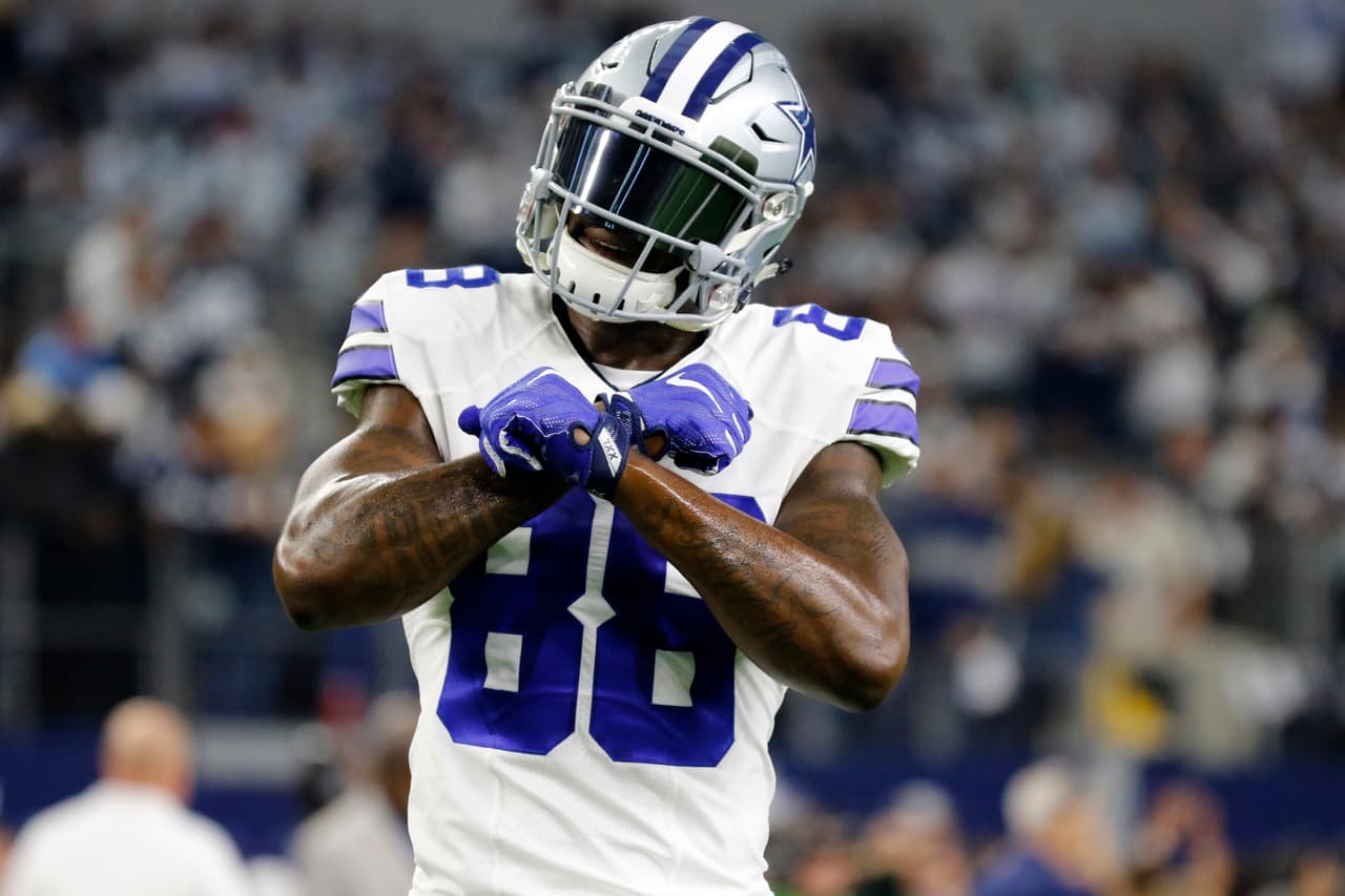 <b>8. DEZ BRYANT | Dallas Cowboys</b>
<br>Las últimas dos campañas batalló con lesiones pero eso no le impidió bajar su promedio anual de mil yardas y 12 TDs. Cada vez se entiende mejor con Dak Prescott y en la zona roja es uno de los mejores.
