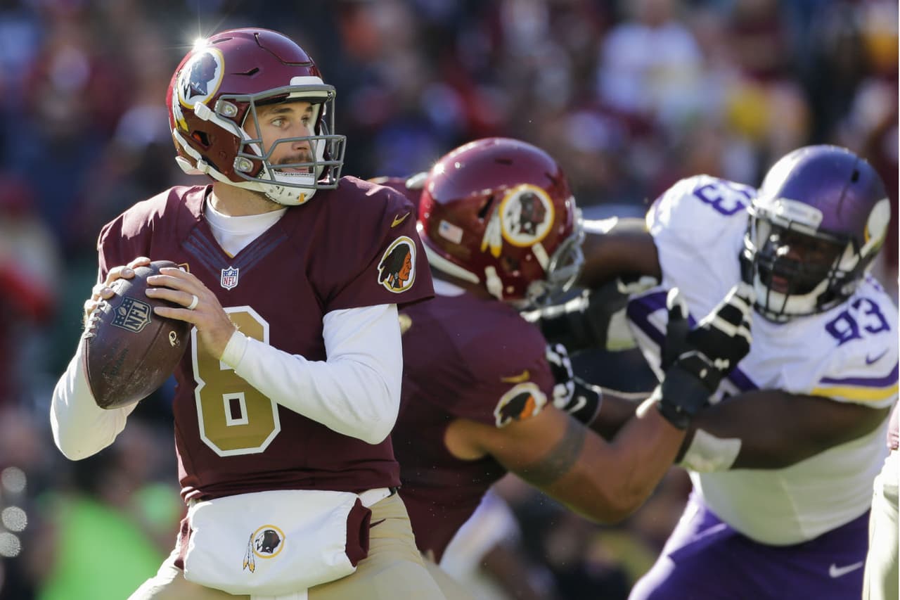 Kirk Coursins tuvo una actuación sólida ante los Vikings.