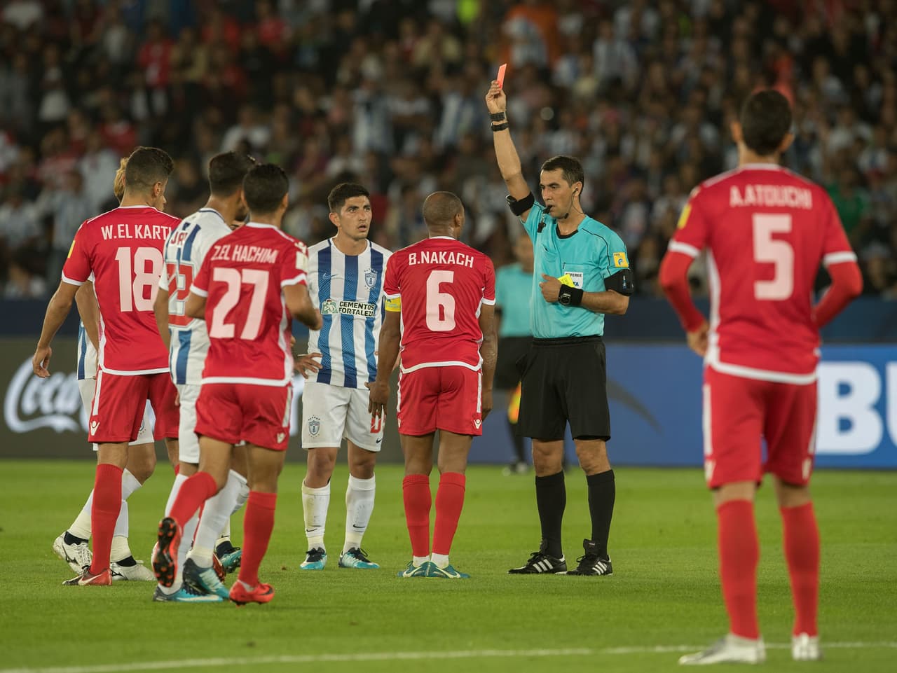 El partido tendría un giro en el minuto 69 cuando el capitán Nakach se fue expulsado.