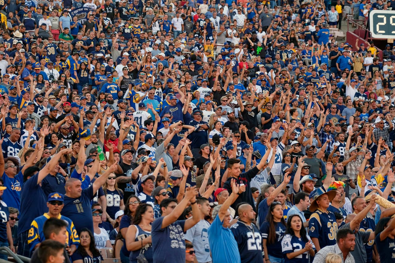 Mira a los aficionados de la NFL durante la primera semana de la pretemporada.