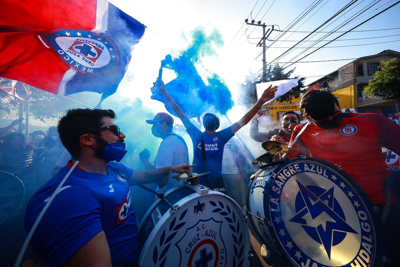 Cruz Azul llega a Torreón con el cariño de cientos de celestes