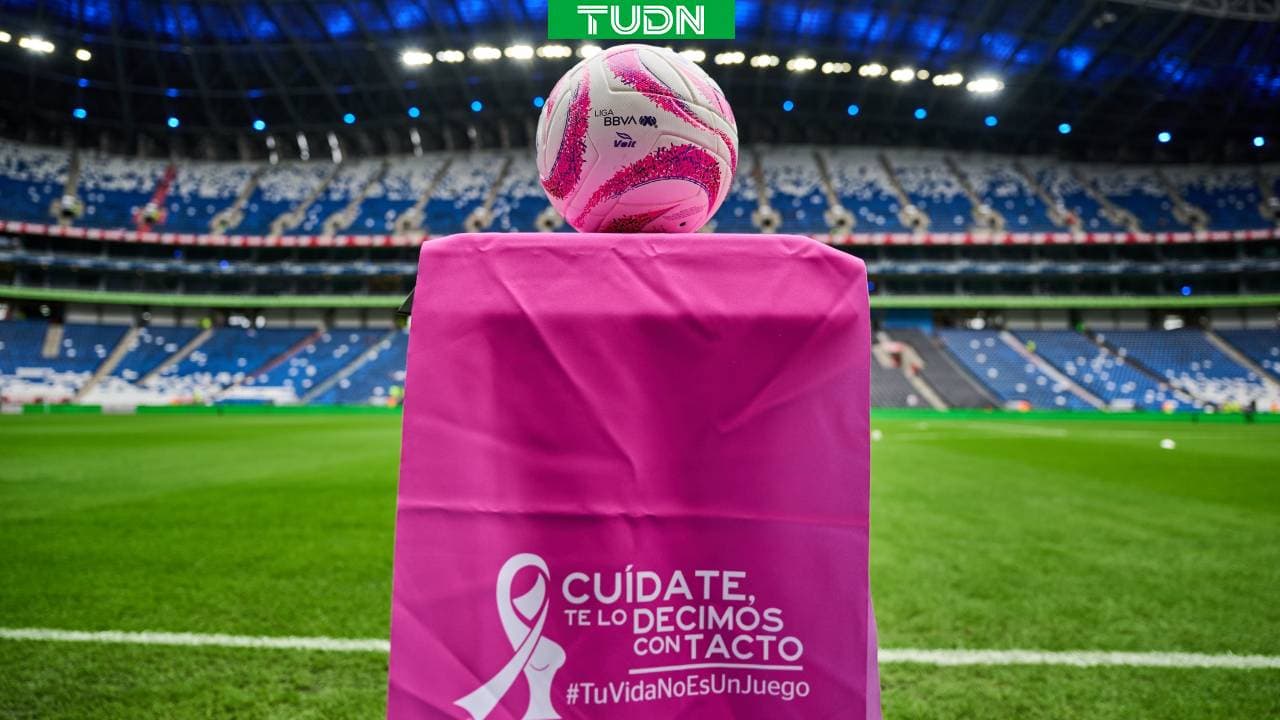 Liga MX en contra del cáncer de mama.