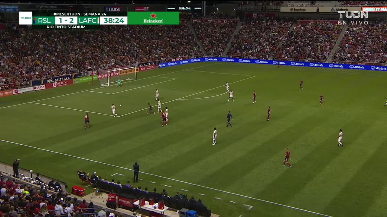 ¡TIRO ATAJADO! disparo por Cristian Arango.