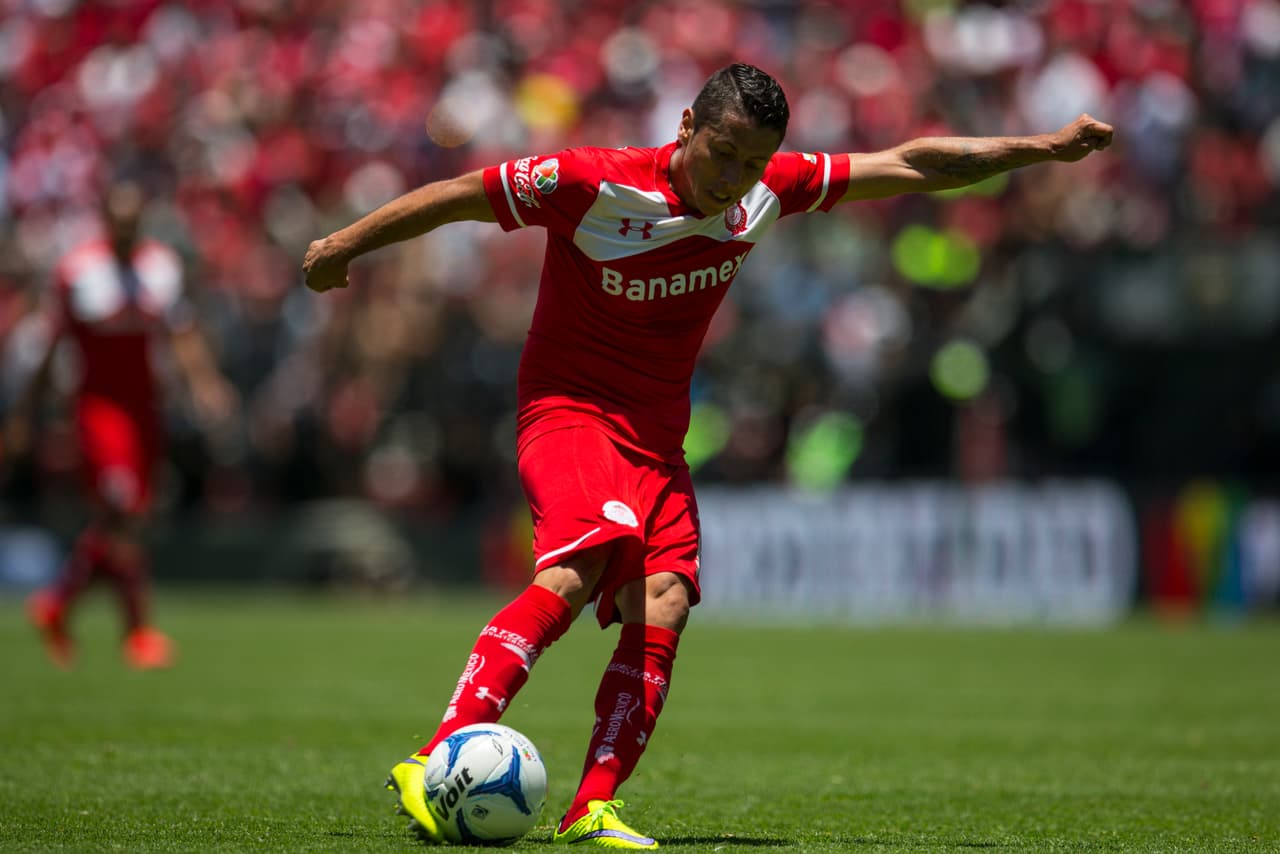 Carlos Esquivel fue uno de los mejores del equipo mexicano en la Copa Oro, Ricardo Ferretti lo conoce además desde muy joven y desea aprovechar su velocidad por las bandas. Foto Getty