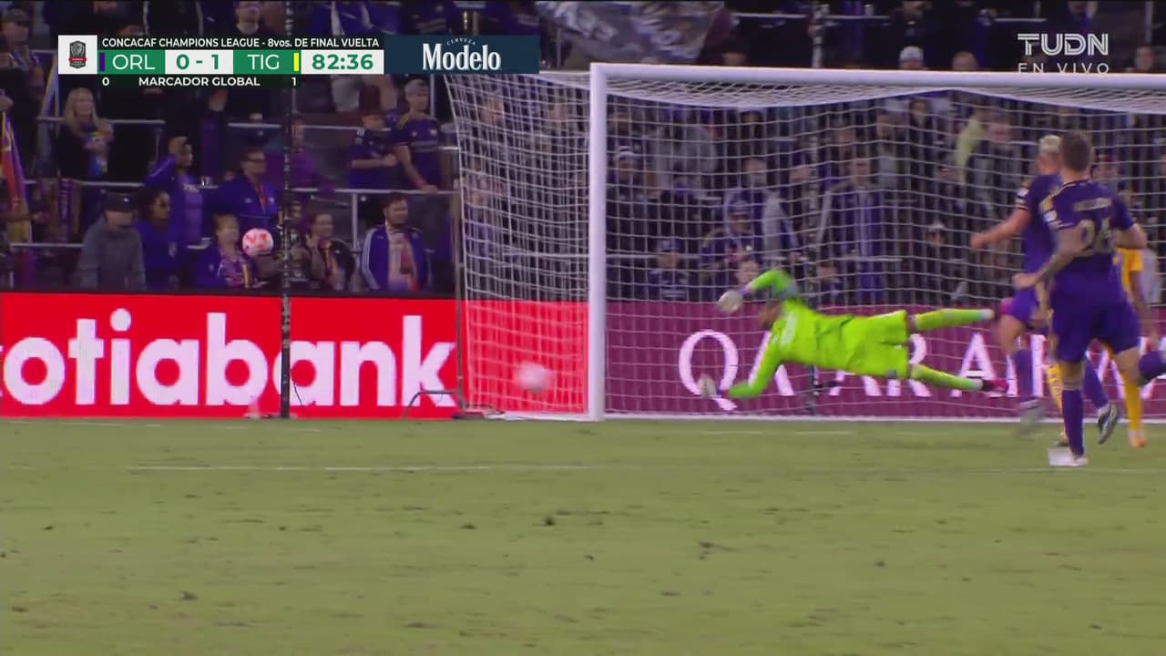 ¡No quieren liquidar! Quiñones falla una solo frente a Gallese